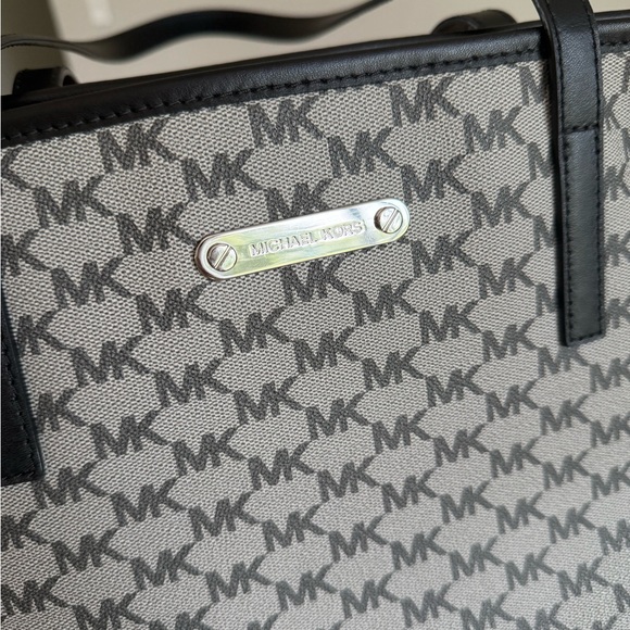 Michael Kors Black and Gray Signature Emry Tote - Picture 2 of 13